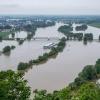 Die Donau führt Hochwasser.