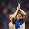 Kroatiens Luka Modric geht nach dem 1:1 Endstand gegen Italien bei der Fußball-EM 2024 entäuscht über den Platz.
