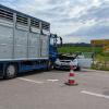 Ein Transporter rammte am Montagvormittag einen Kleinwagen zwischen Donauwörth und Auchsesheim.