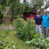Sabine und Helmut Stern zeigen beim Tag der offenen Gartentür auch ihren Gemüsegarten in Unterfinning.