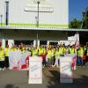Beschäftigte des Milchwerks Bad Wörishofen haben für höhere Gehälter demonstriert. 
