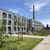 In der Zirbelstraße in Augsburg-Oberhausen steht ein neugebautes Studentenwohnheim für 5,5 Millionen Euro zum Verkauf.