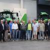 13 ehemalige Azubis kamen nach 50 Jahren wieder im Lauinger Traktorenwerk zusammen. 