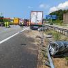 Ein Lkw-Unfall auf der A8 bei Augsburg sorgte für Verkehrsbehinderungen.
