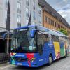 
Der Bus der serbischen Nationalmannschaft fällt in Augsburg auf. 