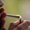 Cannabis rauchen im öffentlichen Raum ist seit drei Monaten teilweise legal. Das neue Gesetz sorgte für viel Aufregung, doch in der Praxis gibt es kaum Probleme. 