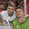 Ein letztes gemeinsames Foto von Ermedin Demirovic (links) und Ruben Vargas?  Demirovic scheint jetzt das Interesse des AC Mailand geweckt zu haben.
