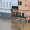 Teile der Altstadt sind vom Hochwasser der Donau überflutet.