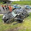 Völlig zerstört wurde dieses Auto am Montagnachmittag auf der A8 bei Elchingen. Der Wagen hatte sich überschlagen. 
