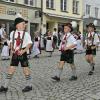 Der Nachwuchs der Schnalzbergler Böbing hatte sichtlich Spaß beim Festumzug des Lechgau-Trachtenfests in Landsberg.