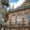 Die Rolandstatue vor dem Rathaus. Das Bremer Rathaus und die Rolandstatue von Anfang des 15. Jahrhunderts sind seit 20 Jahren Unesco-Welterbe.