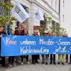 Mitglieder der Umweltgruppe Grüne Liga demonstrieren vor dem Wassergipfel in Berlin.