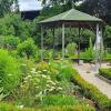 Der Kräutergarten am Finanzamt zählt zu den Kleinodien des Verschönerungsvereins Neuburg. Aber die Anlage muss regelmäßig gepflegt werden.