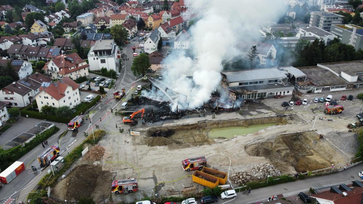 Kempten: Großbrand in Kempten: Fast 300 Retter schützen die Bevölkerung