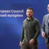 Der ukrainische Präsident Wolodymyr Selenskyj (l) und EU-Ratspräsident Charles Michel in Brüssel.