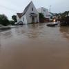 Nach dem starken Regen vom Mittwochabend standen im Ortskern des Rehlinger Ortsteils Allmering Straßen und Keller unter Wasser. Die Freiwillige Feuerwehr Rehling war mit knapp 20 Kräften im Einsatz.