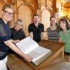 Augsburgs Oberbürgermeisterin Eva Weber und ihr Team stellten das neue Goldene Buch der Stadt Augsburg vor.
