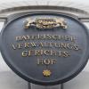 Ein Metallschild mit der Aufschrift «Bayerischer Verwaltungsgerichtshof» hängt an der Fassade des bayerischen Verwaltungsgerichtshofs.