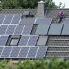 Ältere Photovoltaik-Anlagen: Nach 20 Jahren endet die EEG-Förderung. Jetzt heißt es Eigenverbrauch prüfen und Anlage warten lassen, um weiterhin von der Solarenergie zu profitieren.