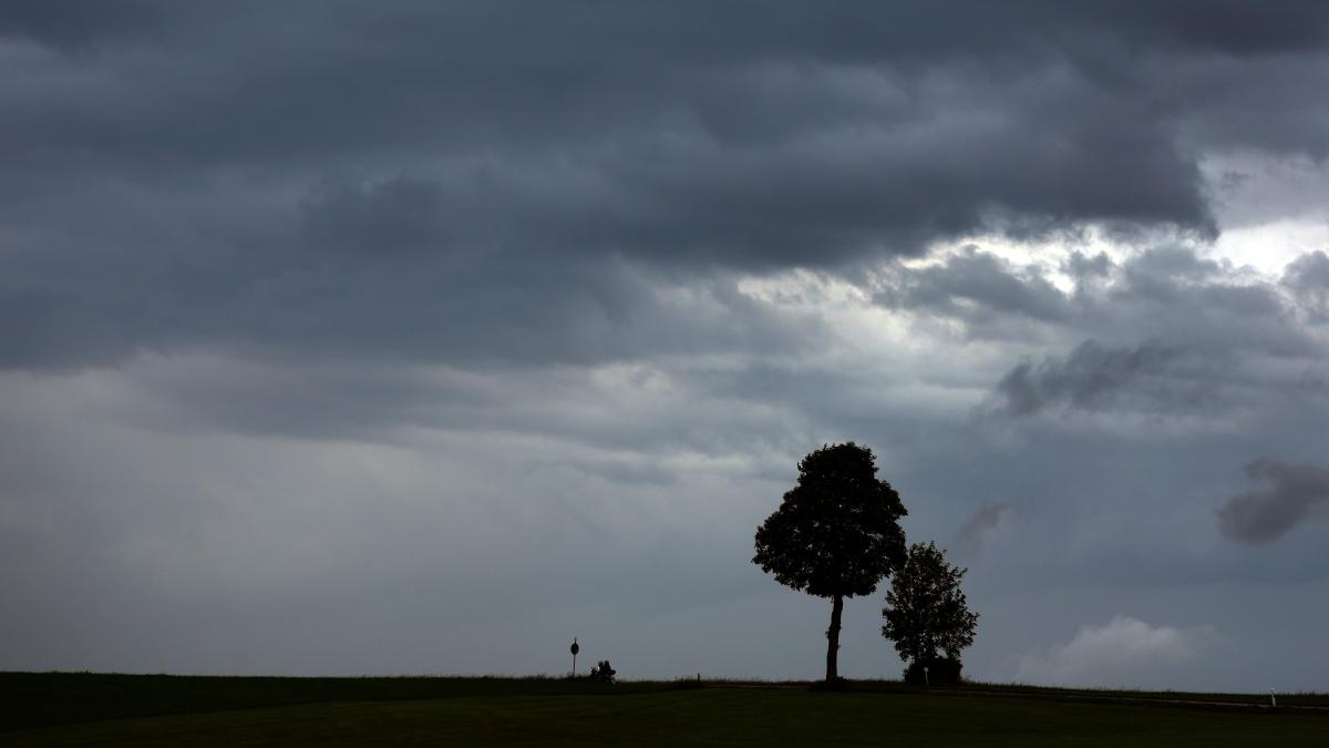 viele-wolken-und-etwas-regen-in-bayern-zu-beginn-der-kommenden-woche-erwartet