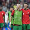 Portugals Pepe (M) will aufhören, wenn Cristiano Ronaldo (r) aufhört.