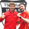 Die beiden Spanier Enrique Rodriguez Cotorruelo (links) und Guillermo 
Garcia Rodriguez spielen für den TSV Pfuhl Fußball und hoffen auf einen 
Sieg ihres Heimatlandes im EM-Spiel Deutschland gegen Spanien