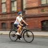 Immer mehr Menschen sind mit E-Bikes unterwegs: Für viele sind die Motor-Fahrräder eine umweltfreundliche Alternative zum Pkw.