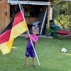 Der Enkel von Reiner Koller aus Kissing ist total fußballbegeistert. Besonders hat sich der Fünfjährige über das neueTrikot der deutschen Nationalmannschaft gefreut.