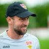 VfB-Trainer Sebastian Hoeneß freut sich auf die neue Saison.