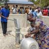 Die Einweihung eines Brunnens in Togo. 