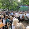 Ausverkauft: Im Parkgarten im Wittelsbacher Park gab es am Freitagabend ein Public Viewing zum Spiel der deutschen Elf.