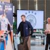 Bundestrainer Julian Nagelsmann (l-r), DFB-Präsident Bernd Neuendorf und DFB-Sportdirektor Rudi Völler kommen zur Pressekonferenz.