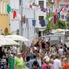 Beim Ulrichsviertelfest am Samstag war jede Menge los. Markenzeichen des Straßenfestes sind die Wäscheleinen über den Straßen.