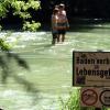 Rund eine Woche nach dem Verschwinden eines Studenten aus Baden-Württemberg wird eine Leiche im Eisbach gefunden. (Symbolbild)