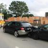 Zu einem Auffahrunfall ist es am Montagmorgen auf der Donauwörther Straße in Aichach gekommen. Beide Fahrzeuge mussten danach abgeschleppt werden.
