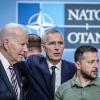 Joe Biden (l-r), Präsident der USA, und Jens Stoltenberg, Nato-Generalsekretär, begrüßen Wolodymyr Selenskyj, Präsident der Ukraine, beim Nato-Ukraine-Treffen während eines Nato-Gipfels in Litauen. (Foto aktuell)