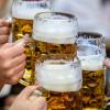 In Deutschland dürfen 14- und 15-Jährige in Begleitung eines Erziehungsberechtigten Alkohol trinken. Die Möglichkeit soll nun abgeschafft werden.