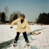 In den noch kalten Wintern der 1950er- und 1960er-Jahre war auch Eishockey ein beliebter Sport in Dießen. Diese Aufnahme mit Helgi-Jón Schweizer stammt jedoch augenscheinlich aus späterer Zeit.