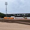 Neuer Rasen: Die Heizung im Donaustadion ist verlegt, nun werden Erdschichten aufgetragen. 