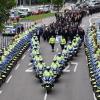 In einer Formation zog der Trauermarsch für den gestorbenen Motorradpolizisten durch die Straßen der Stuttgarter Innenstadt.