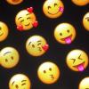 Fülle von Möglichkeiten: Emojis auf einem Smartphone (Archivbild)