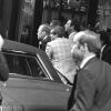 US-Präsident Gerald Ford überlebt innerhalb von 17 Tagen gleich zwei Attentate. Am 5. September 1972 gelingt es Lynette Fromm nicht, einen Schuss aus ihrer Waffe abzugeben. Am 22. September feuert Sara Jane Moore vor dem St.-Francis-Hotel in San Francisco auf den Präsidenten, ein Passant zieht die Schützin jedoch  am Arm zu Boden, sodass sie Ford nicht trifft. Sicherheitspersonal drängt den Präsidenten eilig in die Limousine.