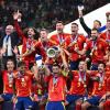 Für die Spanier ein Bild für die Geschichtsbücher: Die Nationalelf jubelt über den Sieg gegen England im Endspiel der Europameisterschaft 2024.