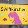 Zu Ehren der Musikerin Taylor Swift benennt sich Gelsenkirchen vorübergehend in «Swiftkirchen» um.