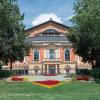 Das weltberühmte Bayreuther Festspielhaus öffnet am 25. Juli für die Premiere (Archivbild).