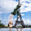 B-Girl Jilou präsentiert sich vor dem Eiffelturm. Bei den Olympischen Spielen ist sie allerdings nicht dabei.
