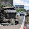 Vier Menschen sind bei einem Unfall mit mehreren US-amerikanischen Militärfahrzeugen auf der A6 in Mittelfranken verletzt worden.