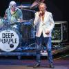 Deep-Purple-Sänger Ian Gillan (rechts) ist sein über 50 Jahren im Musikgeschäft (Archivbild).