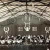 Das Große Orchester des Bayerischen Rundfunks trat 1951 in einem Festzelt in Babenhausen auf. 