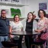 Sabine Neher (rechts) bietet in Dischingen Eltern von Sternenkindern ein kostenloses Forum zum Austausch und zur Begegnung als Weg zur Trauerbewältigung. Im Bild von links Robin Baier, Vanessa Gabel und Kimberly Dorner.